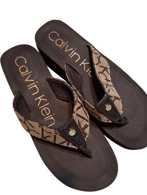Calvin Klein Mulan Brown Monogram Logo Platform Wedge Thong Sandals Size 7 Y2k